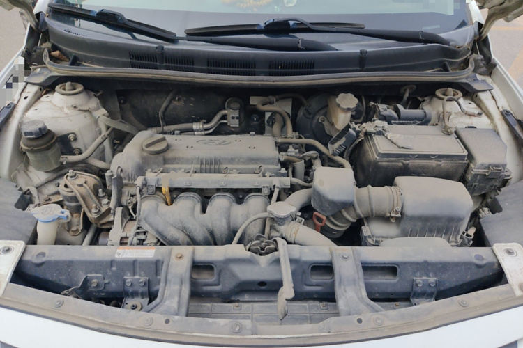 现代 瑞纳 2014款 1.4L 自动智能型GLS局部细节24