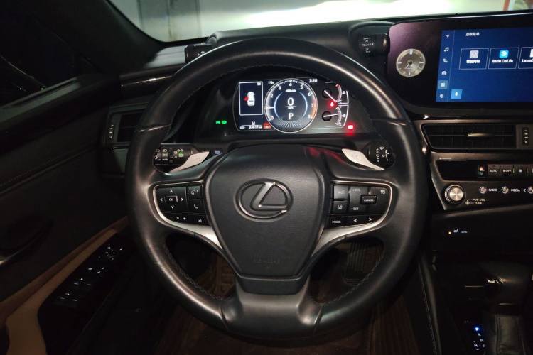 雷克萨斯ES 2022款 200 卓越版中控内饰13