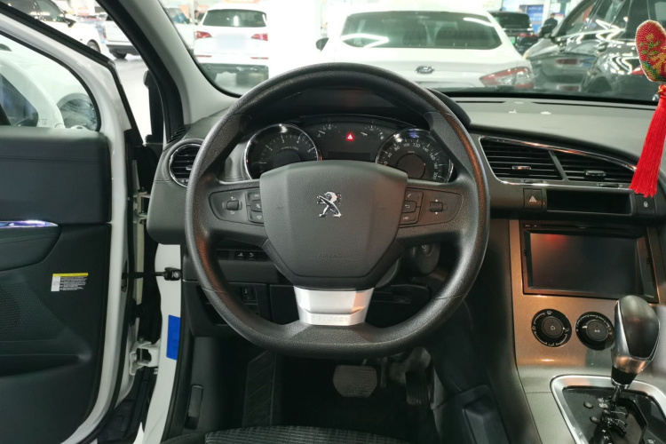 标致3008 2016款 2.0L 自动经典版局部细节13