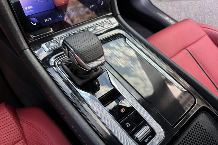 红旗H6 2023款 2.0T 致尚版中控内饰7005