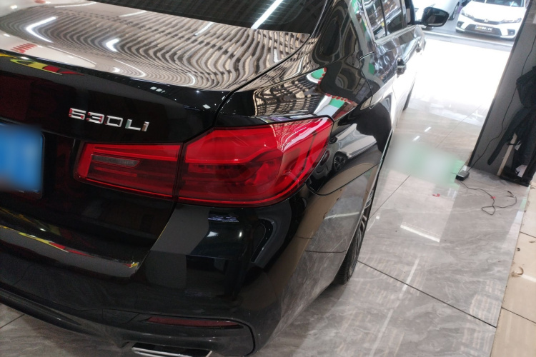 宝马5系 2018款 改款 530Li 尊享型 豪华套装车身外观6006