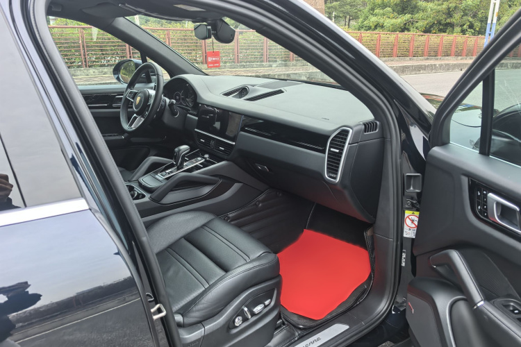 保时捷 Cayenne新能源 2019款 Cayenne E-Hybrid 2.0T中控内饰7012