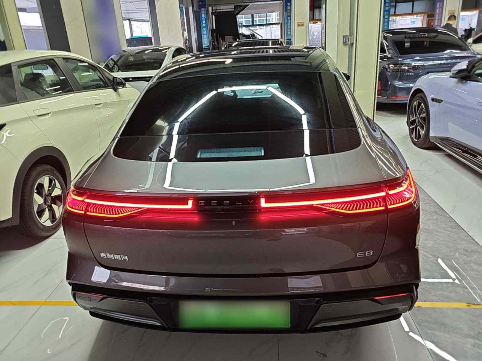 吉利银河 银河E8 2025款 700km 远航智驾版(3)