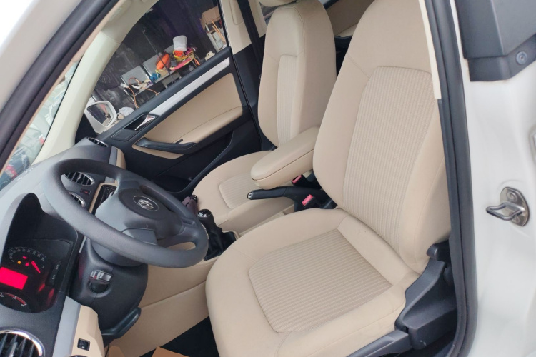 大众 捷达 2015款 1.6L 手动舒适型中控内饰19