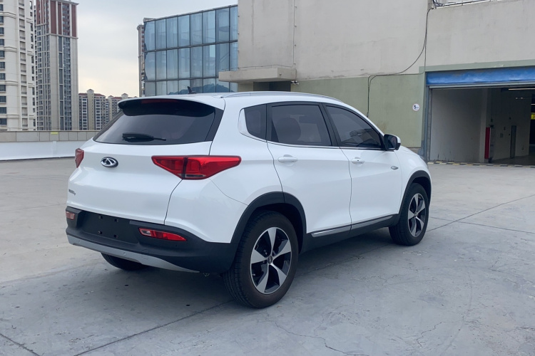 奇瑞 瑞虎7 2016款 2.0L CVT耀臻版车身外观6004