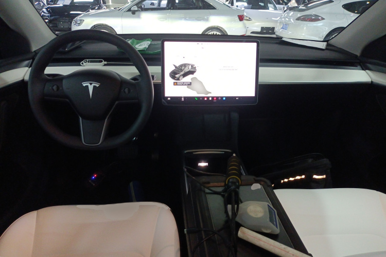 特斯拉 Model Y 2021款 标准续航后驱版中控内饰12