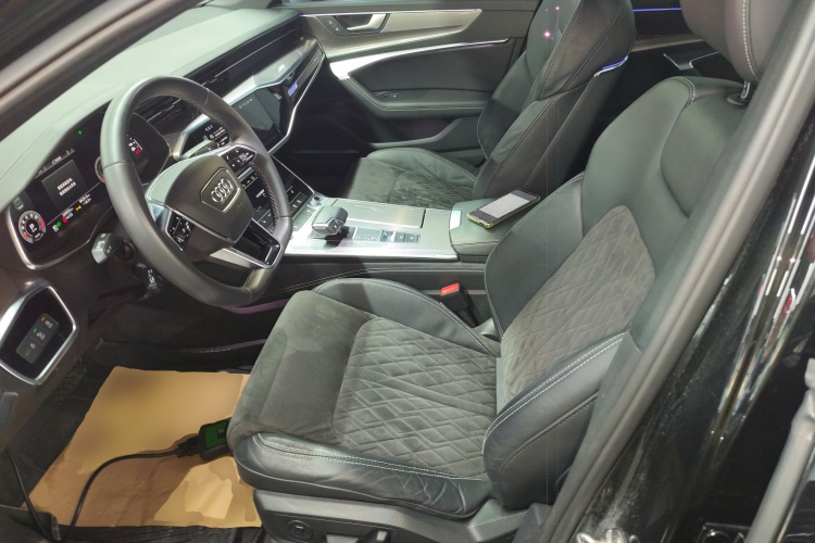 奥迪A6L 2021款 55 TFSI quattro 尊享动感型中控内饰19