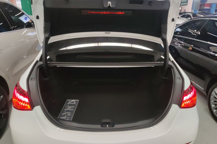 奔驰C级 2025款 C 200 L 运动版局部细节23