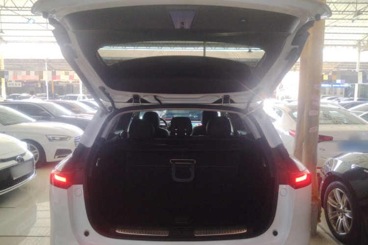 小鹏G9 2022款 650 性能版Max机舱底盘23