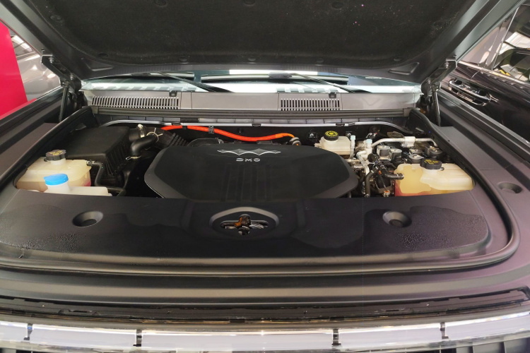 方程豹 豹5 2023款 领航版机舱底盘24