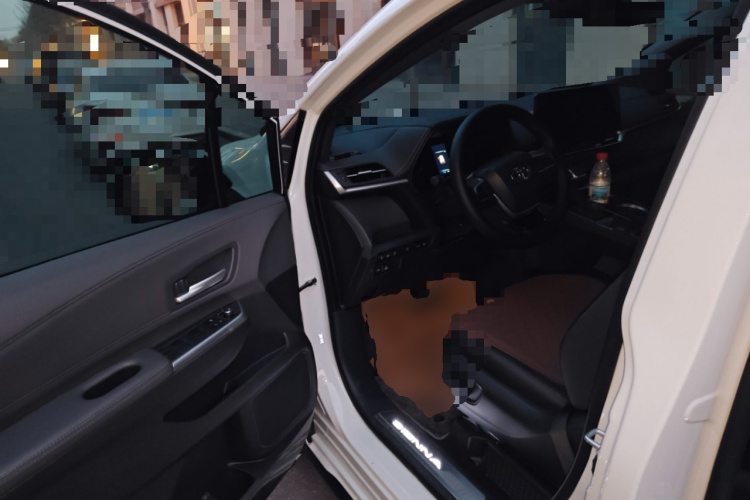 丰田 赛那SIENNA 2024款 2.5L混动 四驱尊贵版中控内饰20