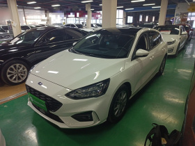 福特 福克斯 2021款 两厢 EcoBoost 180 自动锋潮型