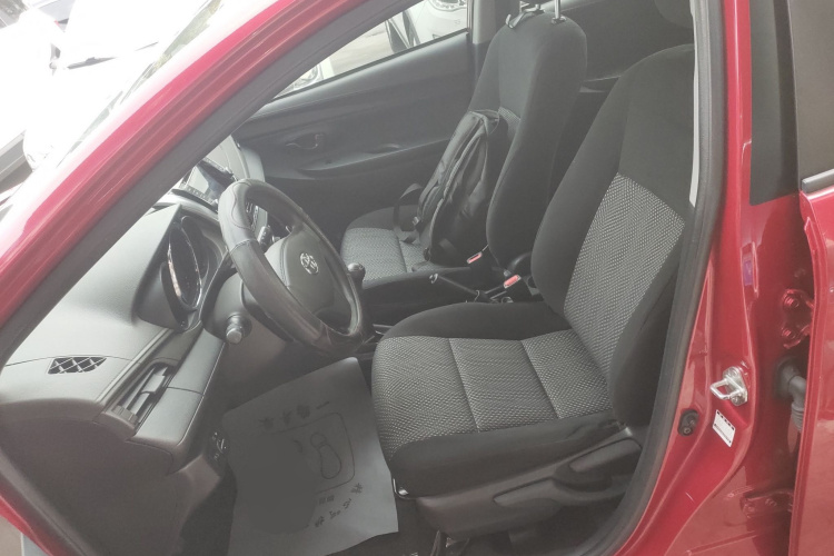 丰田 威驰 2014款 1.5L 手动智臻版中控内饰19
