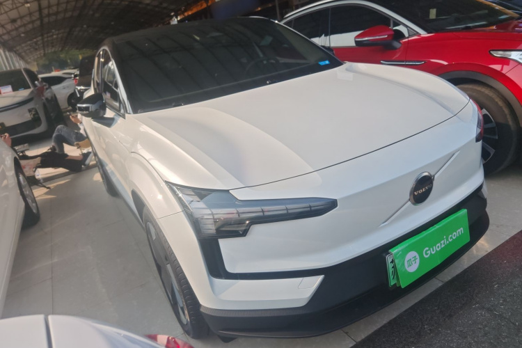 沃尔沃EX30 2025款 后驱长续航版 Plus车身外观3