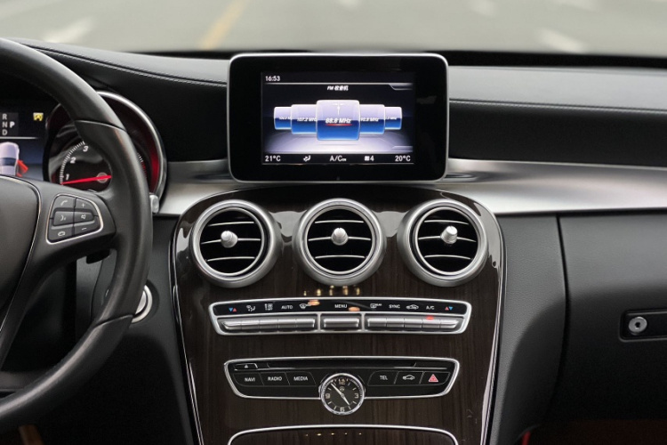 奔驰C级 2017款 改款 C 200 L中控内饰7007