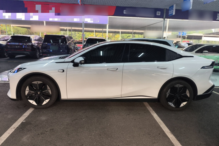 深蓝汽车 深蓝SL03 2023款 515MAX纯电版车身外观4