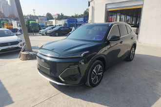 吉利银河 银河星舰7 EM-i 2025款 120km 启航+版