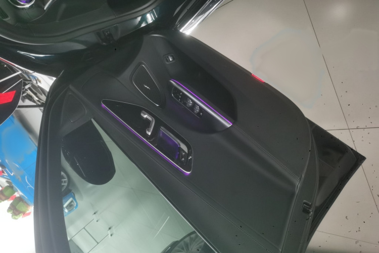 奔驰C级 2022款 C 260 L 运动版中控内饰7005