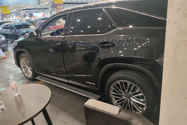 雷克萨斯RX 2020款 450hL 四驱醇享版7座车身外观6003