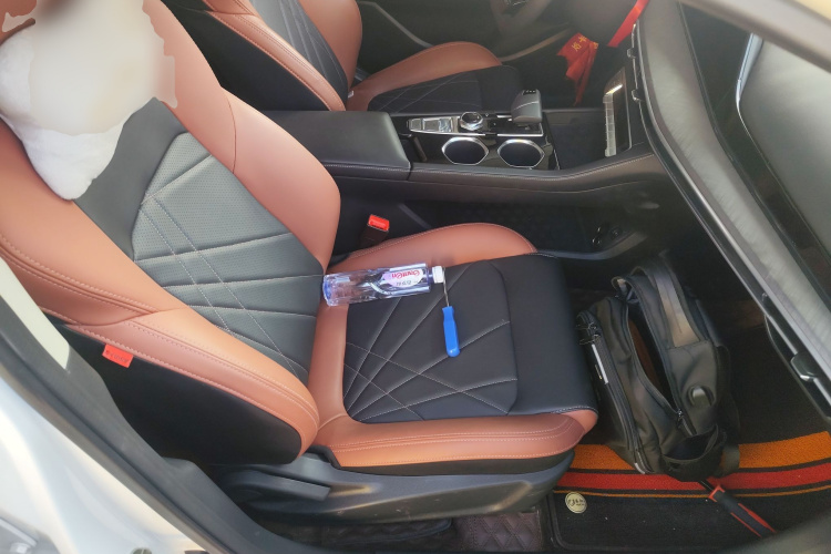 长安 逸动 2023款 畅享版 PLUS 蓝鲸NE 1.4T GDI DCT尊贵版局部细节41