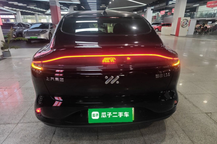 智己汽车 智己LS6 2025款 灵蜥智驾版车身外观6