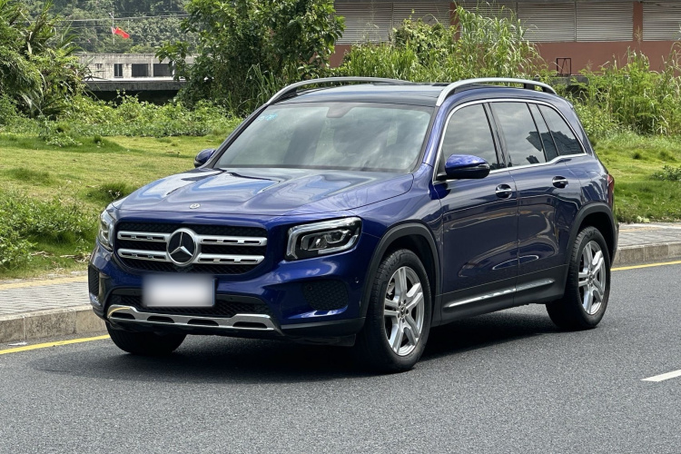 奔驰GLB 2020款 改款 GLB 200 动感型车身外观1