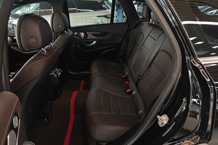 奔驰GLC 2019款 GLC 260 L 4MATIC 动感型中控内饰21