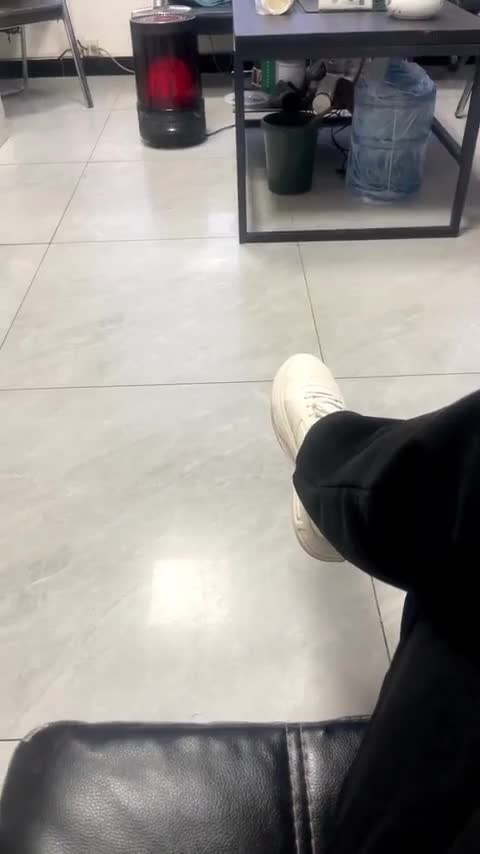 奔驰E级 2018款 改款 E 300 L 运动时尚型讲解1