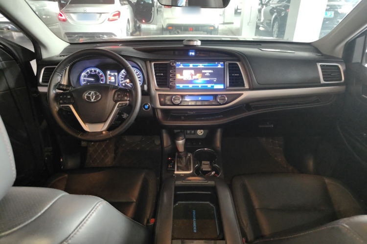 丰田 汉兰达 2018款 2.0T 四驱豪华版 7座 国VI中控内饰7002
