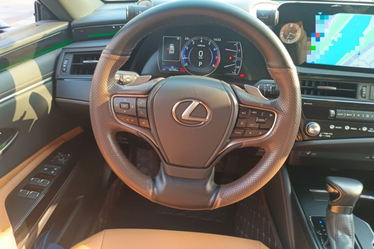 雷克萨斯ES 2023款 200 卓越版中控内饰13