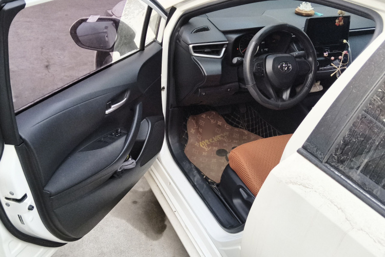 丰田 雷凌 2022款 TNGA 1.5L CVT进取版中控内饰20