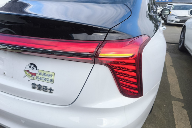 红旗H5 2023款 1.5T DCT智联旗韵版车身外观9