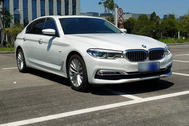 宝马5系 2018款 530Li 领先型 豪华套装车身外观6007