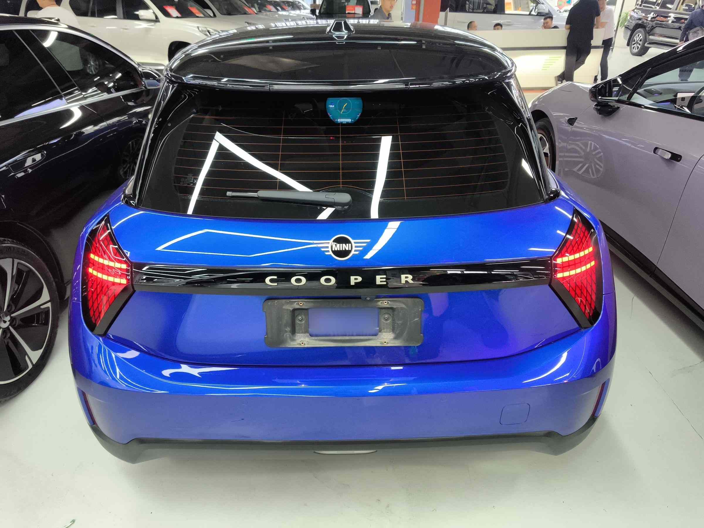 电动MINI COOPER 2024款 456km COOPER E 经典派(3)