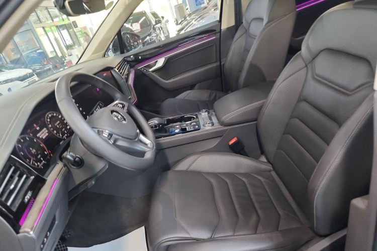 大众 途锐 2020款 3.0TSI 锐享版 国VI中控内饰19