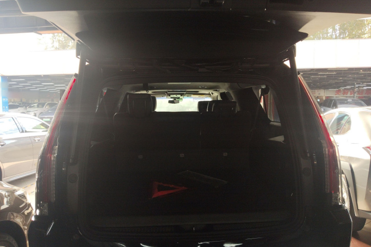 凯迪拉克 凯雷德ESCALADE 2017款 6.2L ESV铂金版加长型局部细节23