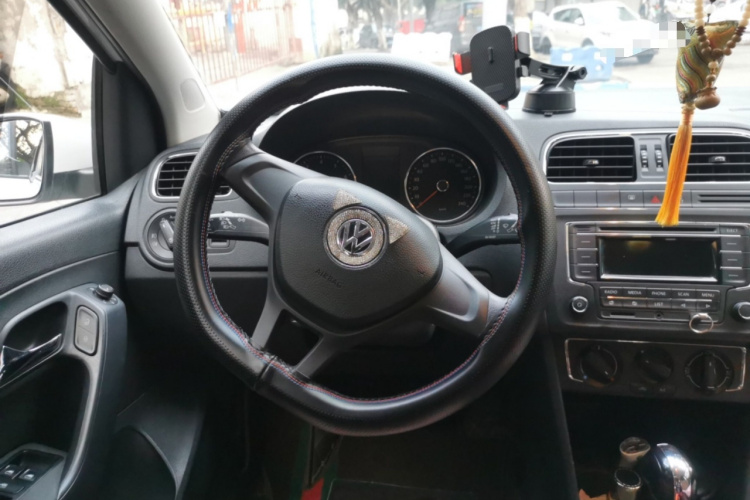 大众 Polo 2014款 1.4L 自动舒适版中控内饰13