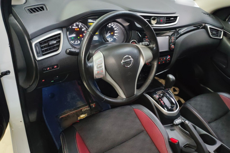 日产 逍客 2017款 2.0L CVT豪华版 国V中控内饰7002