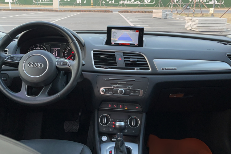 奥迪Q3 2017款 35 TFSI quattro 全时四驱风尚型局部细节16