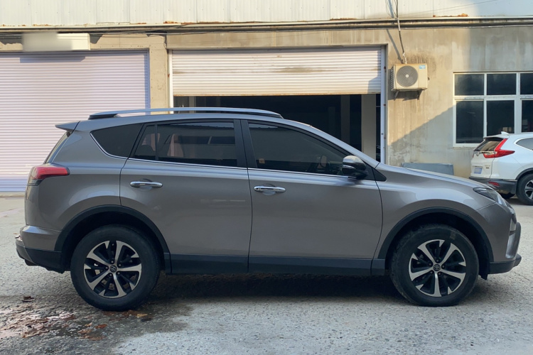 丰田 RAV4荣放 2019款 2.0L CVT两驱舒适版 国VI车身外观6003