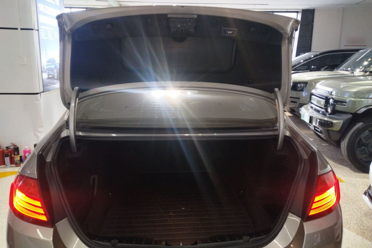 宝马5系 2017款 525Li 豪华设计套装局部细节23