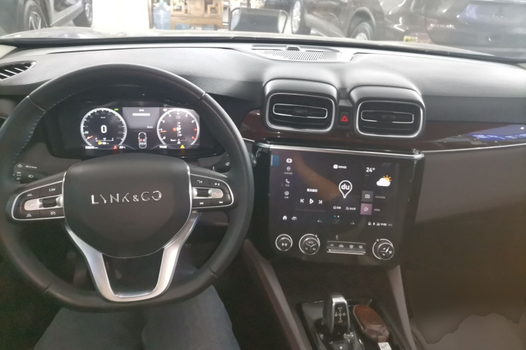 领克02 2019款 高能版 2.0T 自动两驱耀Pro版 国VI中控内饰12