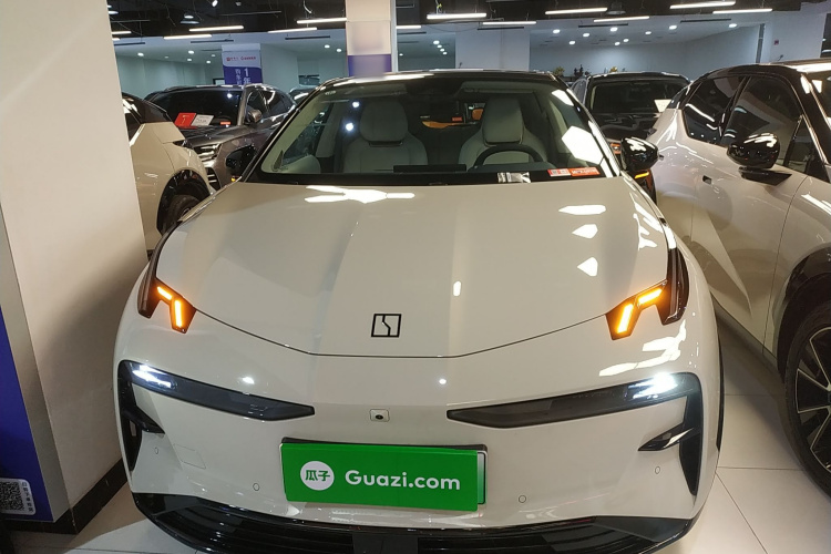 极氪X 2025款 四座后驱魔方版车身外观6001