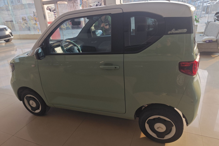 五菱汽车 宏光MINIEV 2022款 马卡龙时尚款 磷酸铁锂车身外观4