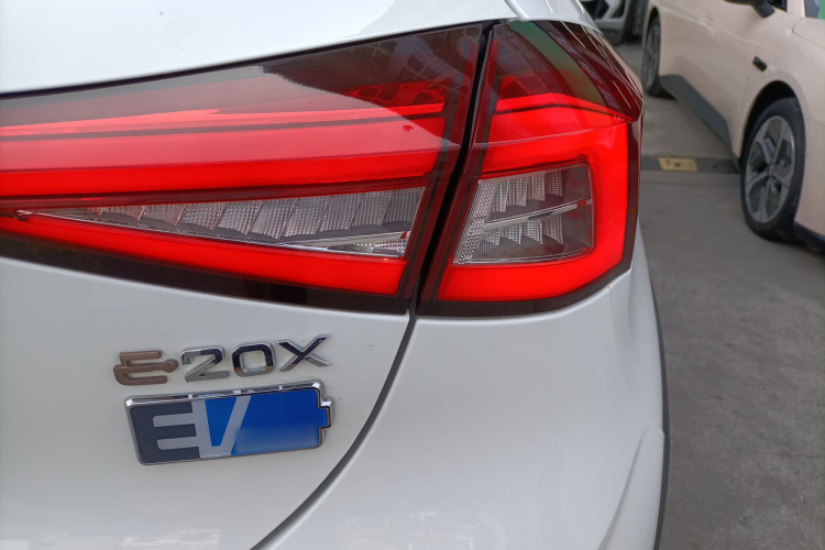 思皓E20X 2020款 心声版车身外观9