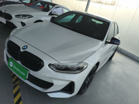 宝马1系 2021款 改款 125i M运动曜夜版