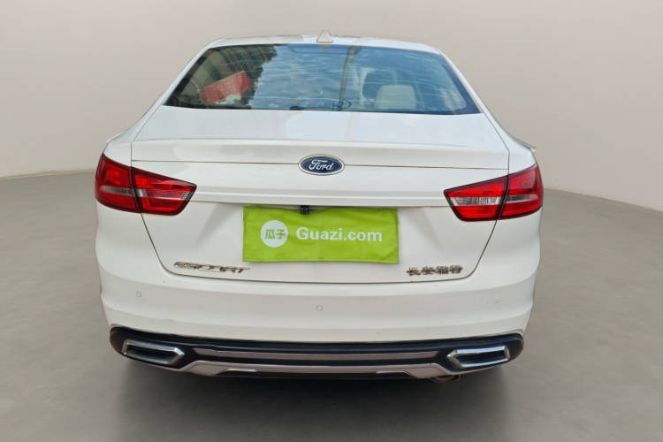 福特 福睿斯 2015款 1.5L 自动舒适型车身外观6