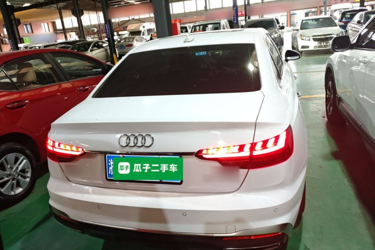 奥迪A4L 2022款 40 TFSI 时尚动感型车身外观6