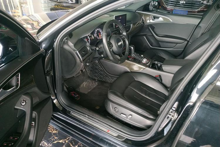 奥迪A6L 2018款 30周年年型 45 TFSI quattro 运动型中控内饰7003