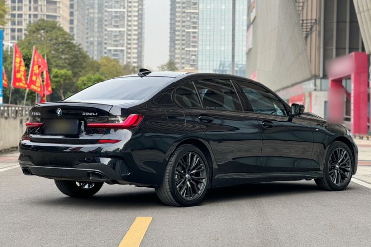 宝马3系 2022款 325Li M运动曜夜套装车身外观6003